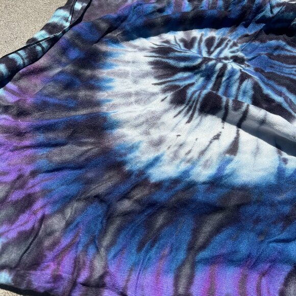 Brightly Twisted 100% viscose scarf, rarely used! - Picture 4 of 6